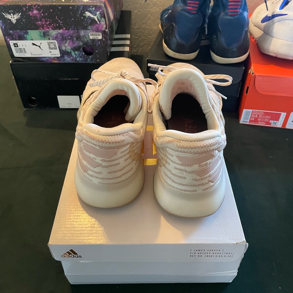 Adidas Harden Volume One View 3